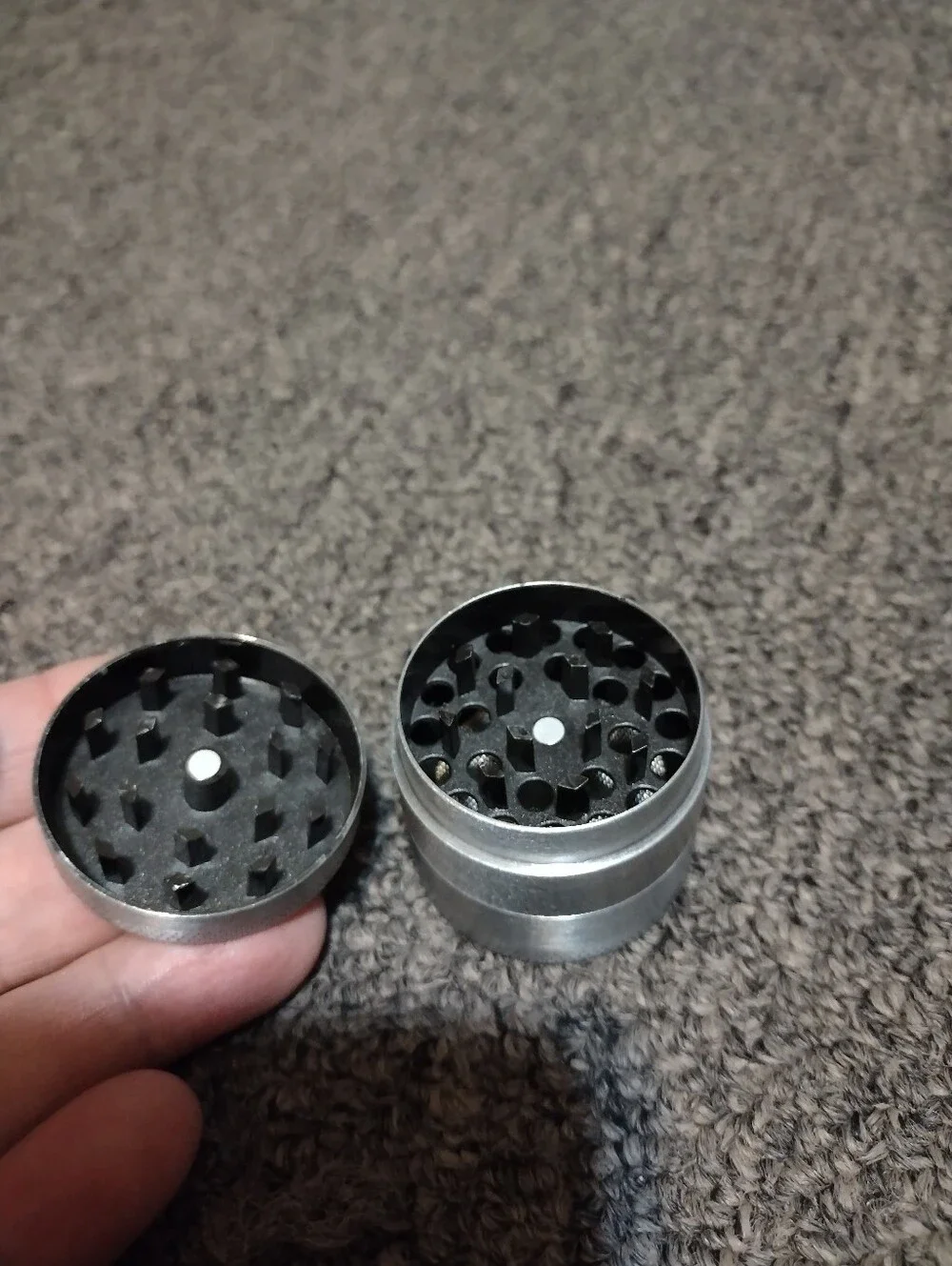 Silver Metal Herb Grinder with Leaf Design - Unbranded